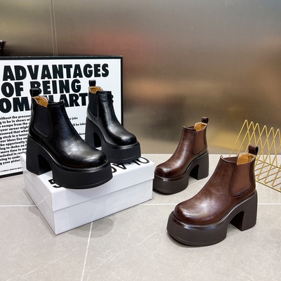 真皮短靴女鞋2025新款厚底超高跟圆头套筒马丁靴超轻底裸靴及踝靴