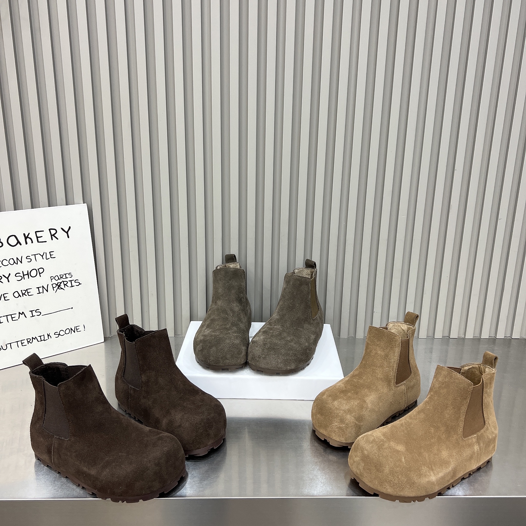 2025新款磨砂皮加绒短靴女卡皮巴拉烟筒靴厚底内增高马丁靴及踝靴