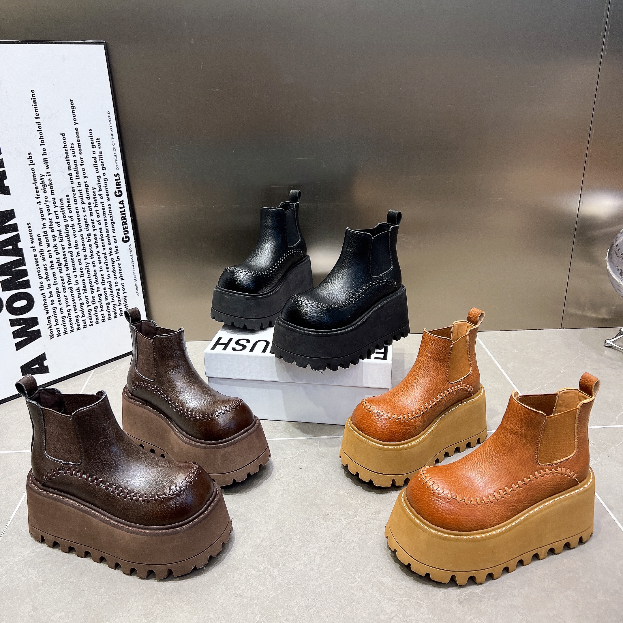 超轻底套筒短靴女2025新款真皮厚底8cm松糕休闲及踝靴圆头烟筒靴