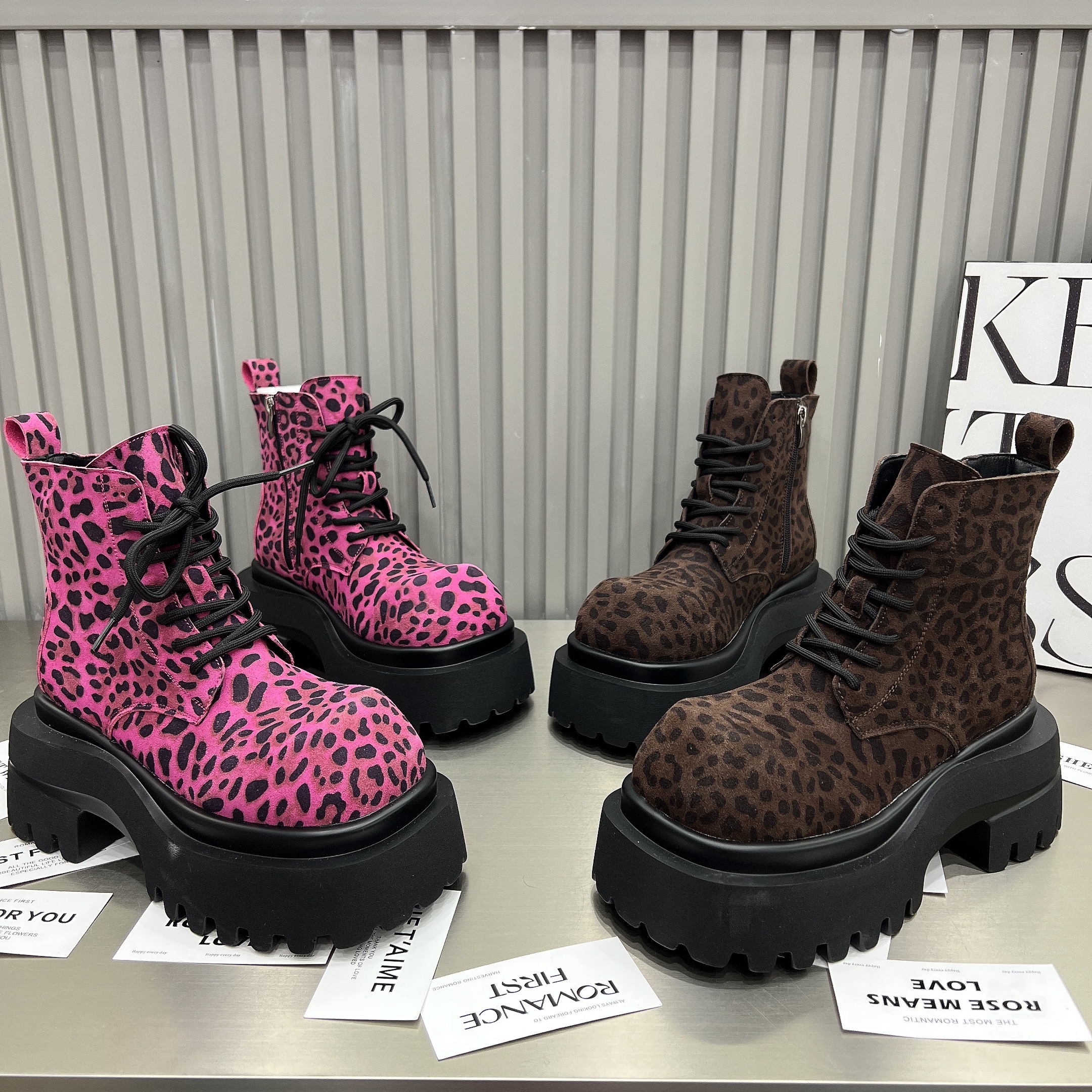 豹纹磨砂皮马丁靴女2025新款系带厚底松糕短靴加绒保暖棉鞋机车靴