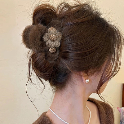 毛绒花朵抓夹女秋冬鲨鱼夹发夹