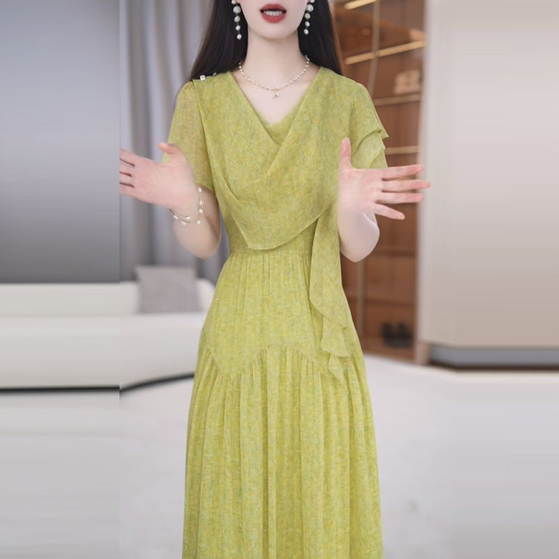2026年夏季新款女装设计感轻奢时尚优雅纯色连衣裙碎花收腰长裙