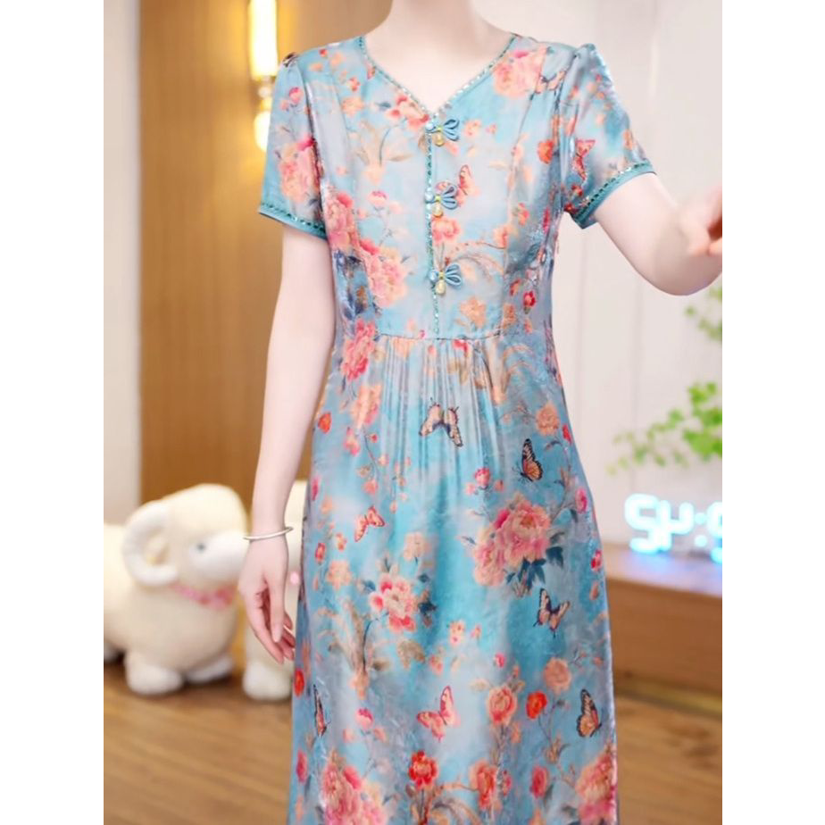 2026夏季新款中年妈妈贵气遮肉连衣裙高级浮光锦V领优雅礼服裙