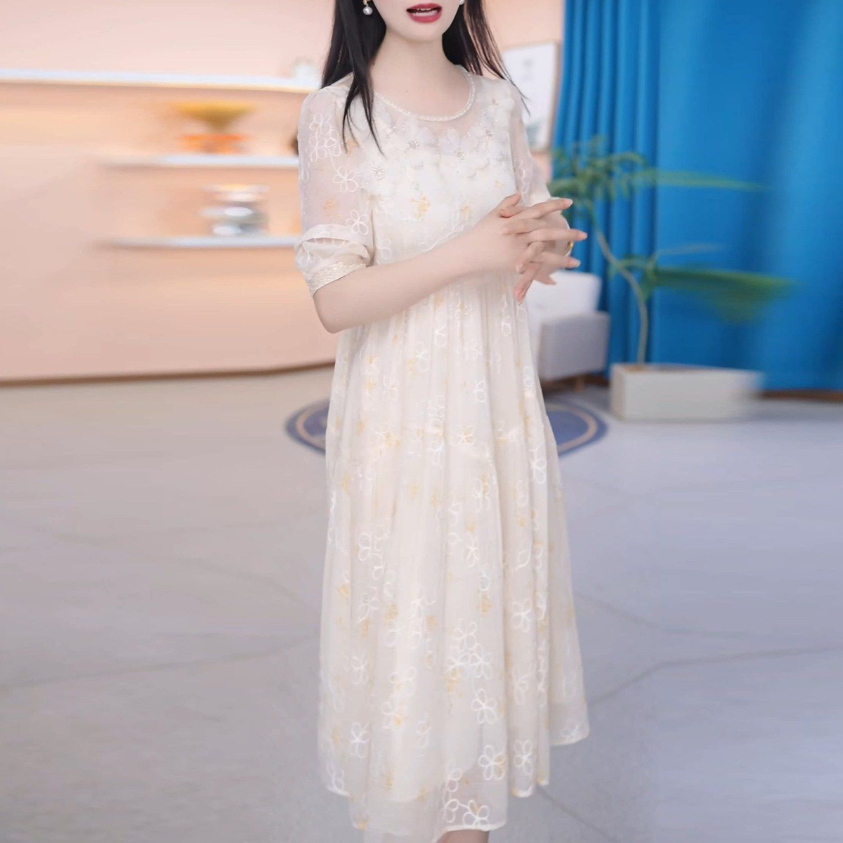 2026夏季新款女士时尚收腰显瘦中长款裙子法式五分袖碎花连衣裙女