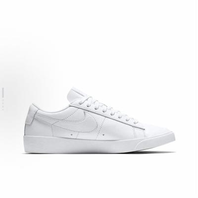 Nike Blazer LE 低帮 板鞋 女款 AV9370-111