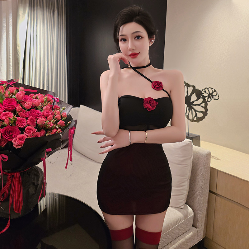性感挂脖抹胸玫瑰双层网纱包臀裙