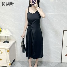 醋酸缎面黑色吊带连衣裙女2025夏季新款设计感小众外穿雪纺长裙子