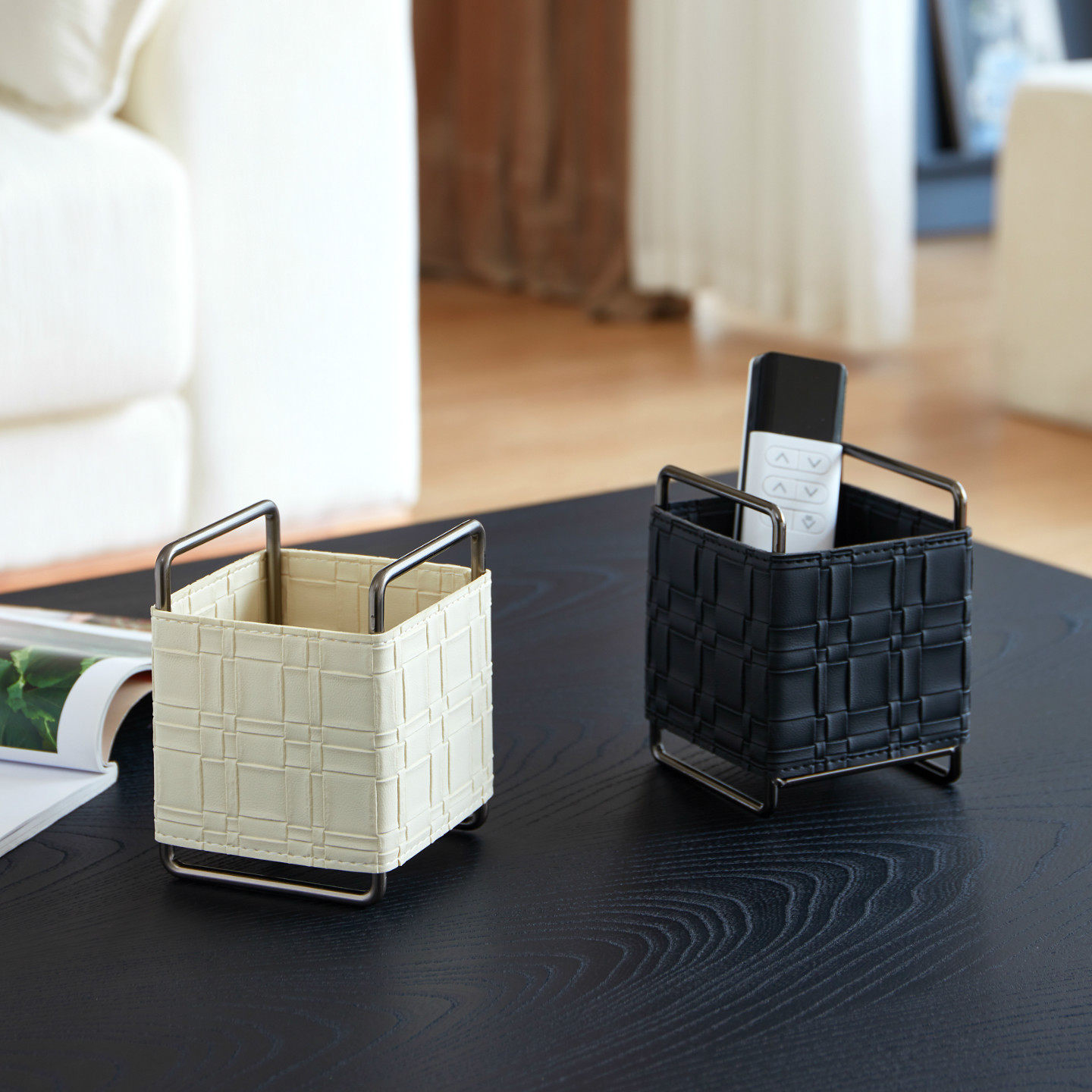 客厅茶几遥控器收纳盒高级感轻奢皮革化妆品桌面置物盒中古风摆件