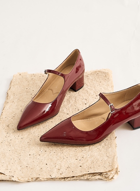《鹦鹉梨严选》粗跟玛丽珍鞋软底马皮通勤气质红色尖头单鞋女2515