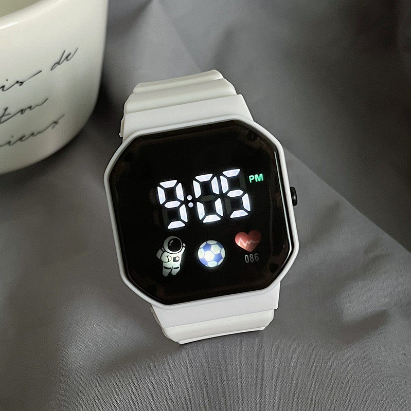 科技感led太空人手表儿童小学生女孩女生男童女童ins高颜值电子表