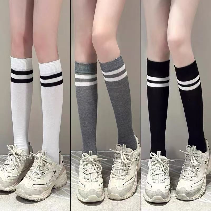 学院风女显瘦条纹运动中筒袜