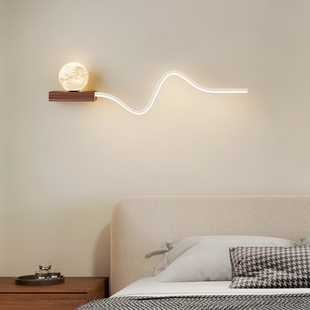 全光谱护眼儿童房壁灯男孩卧室房间灯创意星球飞机现代简约壁灯