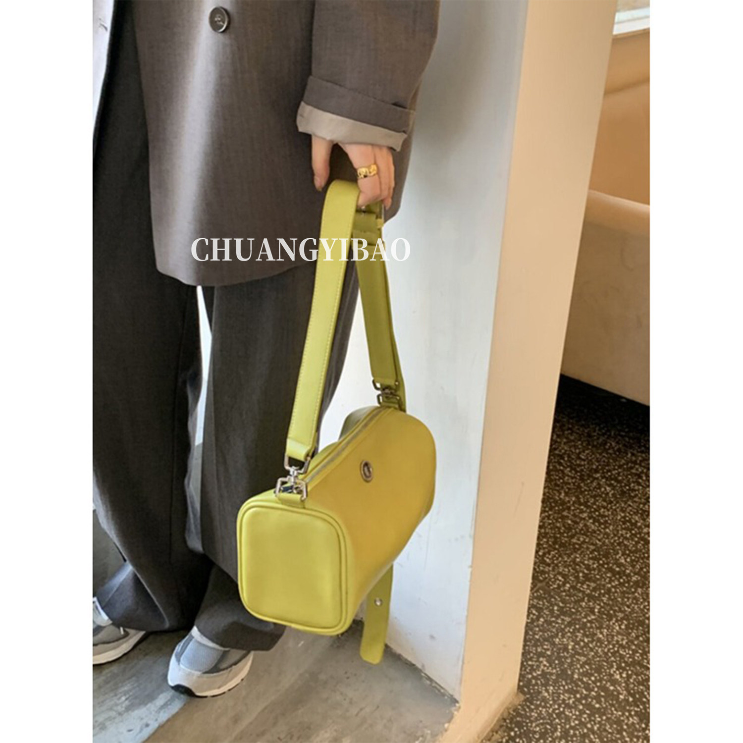 大容量百搭波斯顿单肩包图片