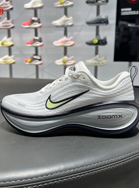 NIKE耐克女子2026 VOMERO PLUS超级迈柔公路运动跑步鞋IR7597-170