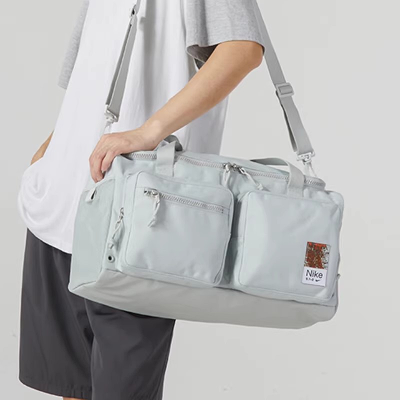 Nike耐克男女同款运动训练拎包大容量收纳斜跨包行李包FJ4817-034