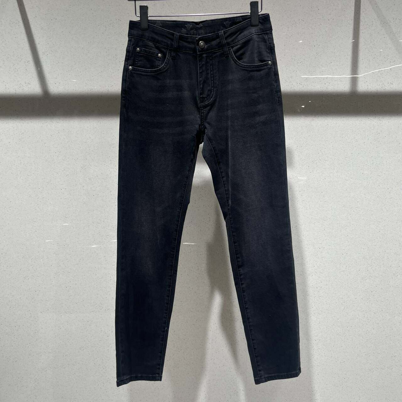 2026春夏季男士牛仔裤小脚修身潮流时尚黑灰色薄款刺绣休闲长裤子,男装,牛仔裤,淘宝优惠券,粉丝福利购,淘宝优惠卷