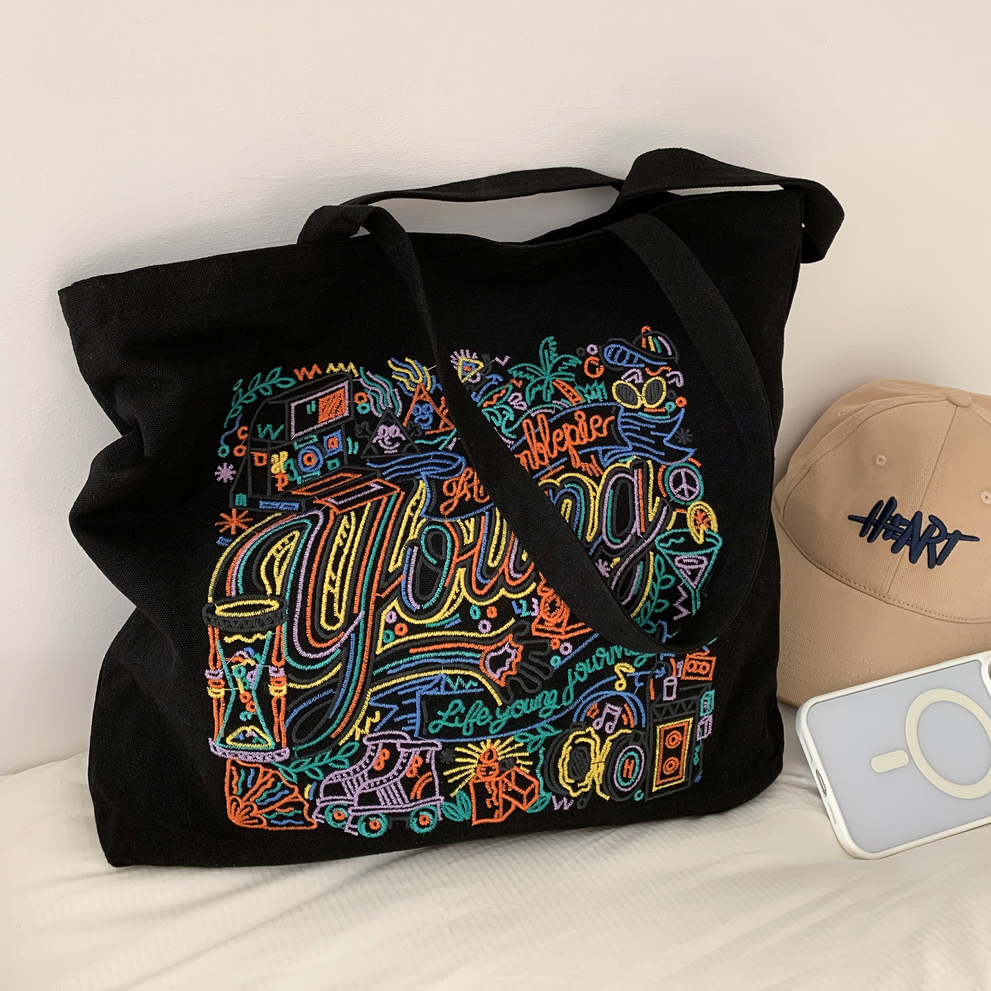 2025新款韩系ins刺绣大容量旅行高级感便携式帆布单肩包