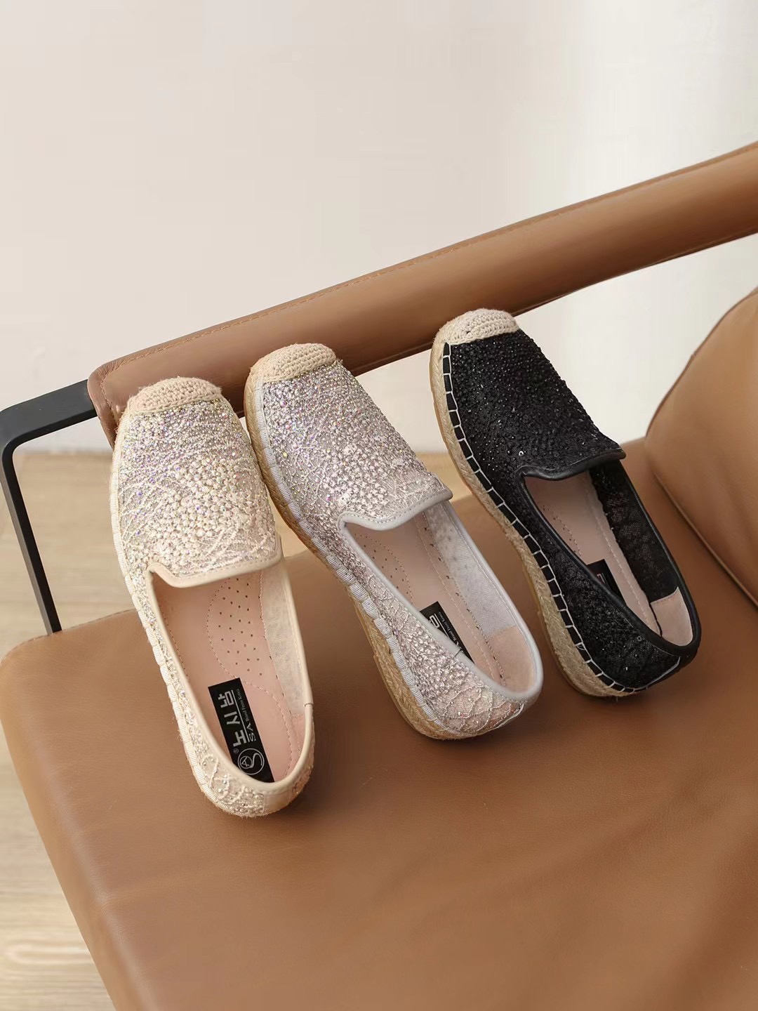 专柜同款一脚蹬渔夫鞋春季新款时尚蕾丝水钻真皮通勤平底鞋女单鞋