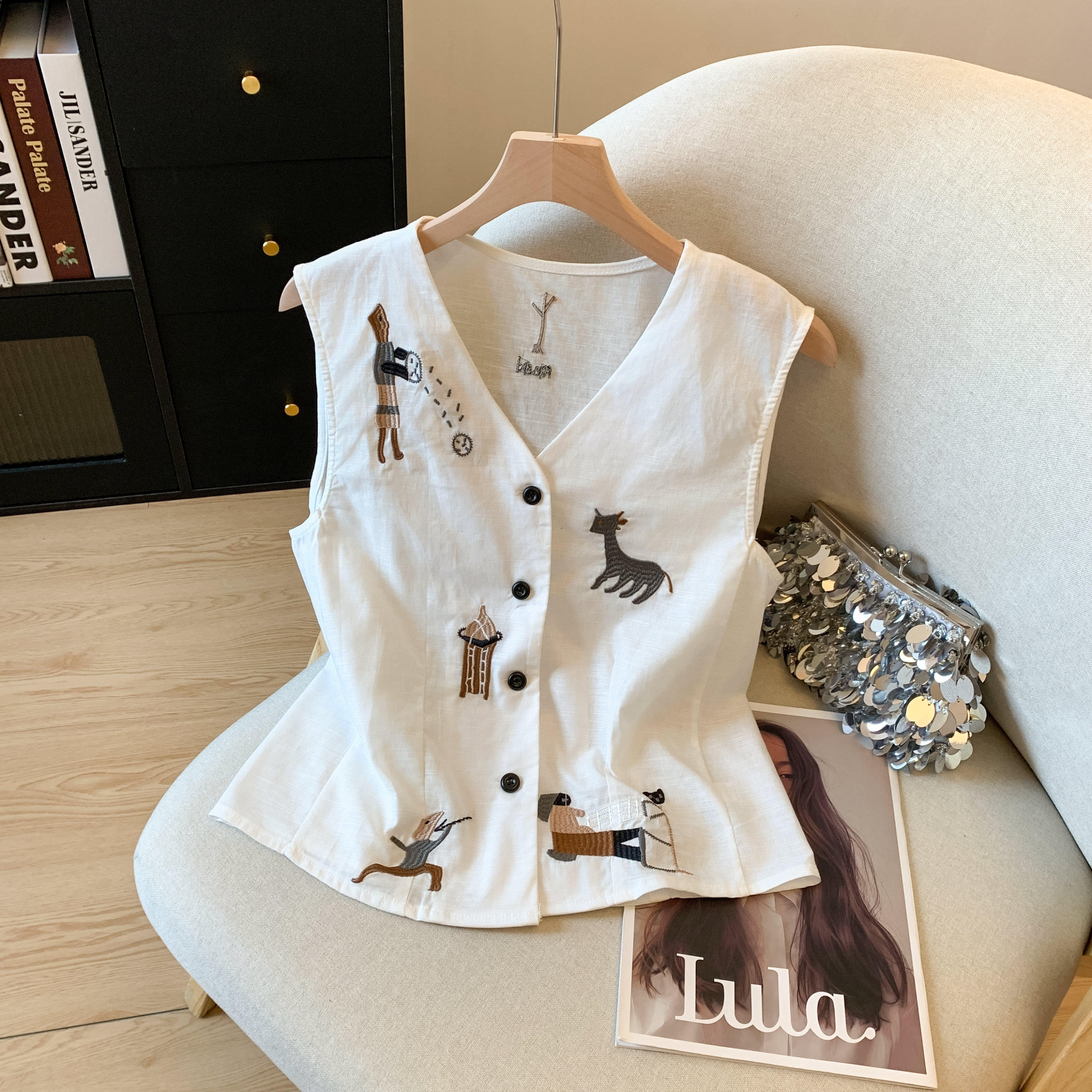 Jade Closet直营店推荐~复古设计感洋气v领无袖棉麻背心衬衫女夏