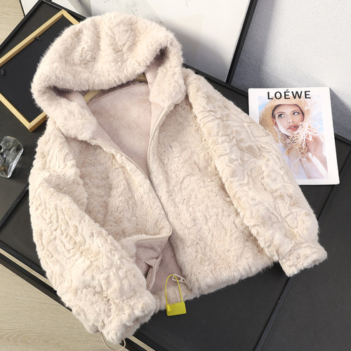 皮毛一体环保皮草连帽毛毛外套女