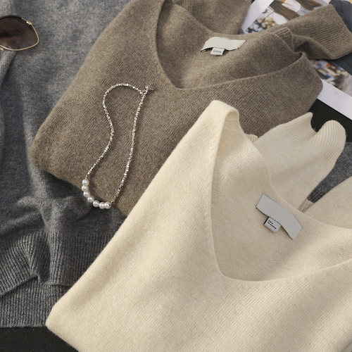 100羊毛宽松V领针织衫套头毛衣女