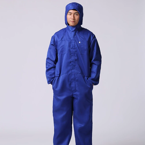 Автоматическая ремонт соединяла рабочую одежду в летнем тонкую пыльную распылитель