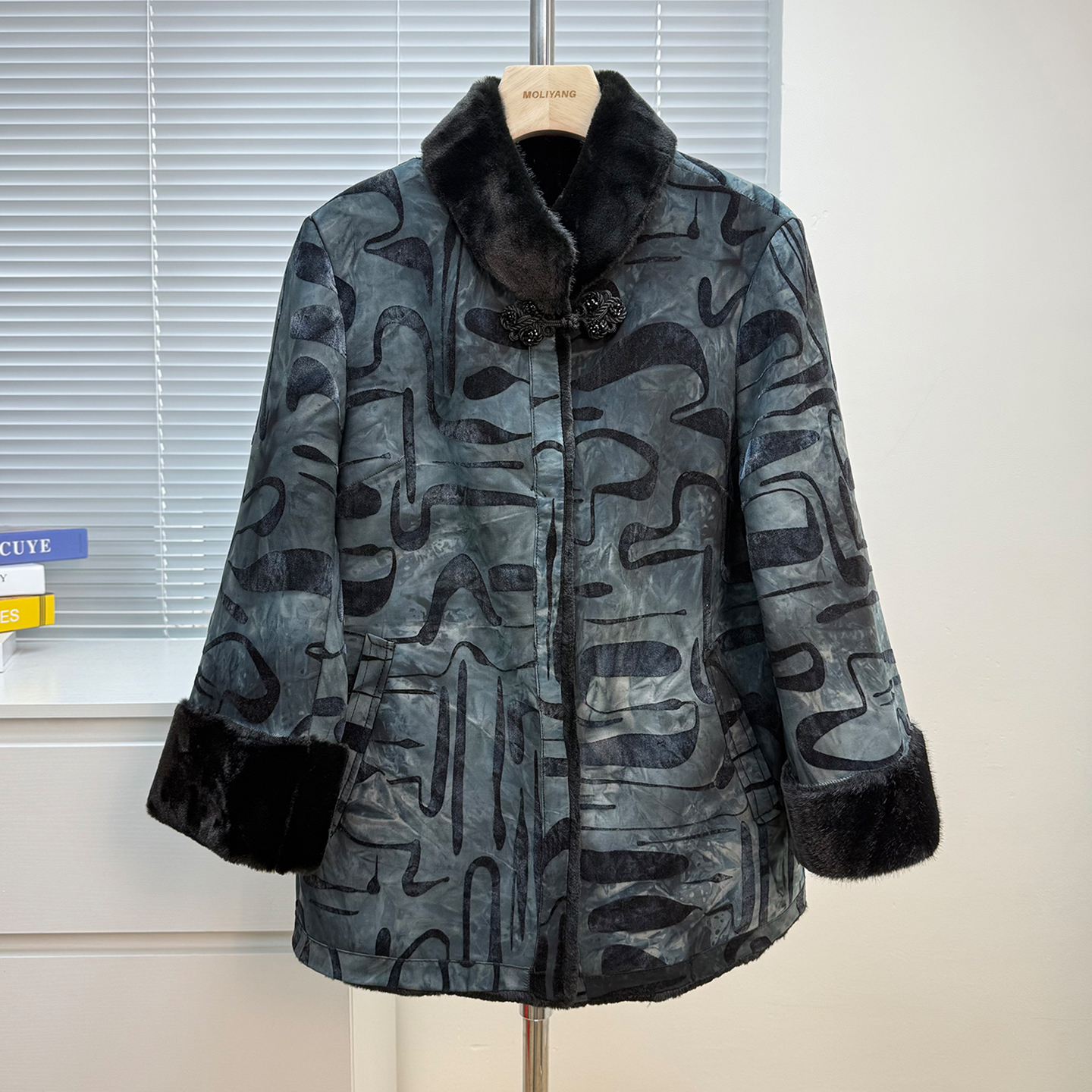 时尚妈妈装冬季皮毛一体大衣中老年人衣服外套奶奶装加厚宽松上衣