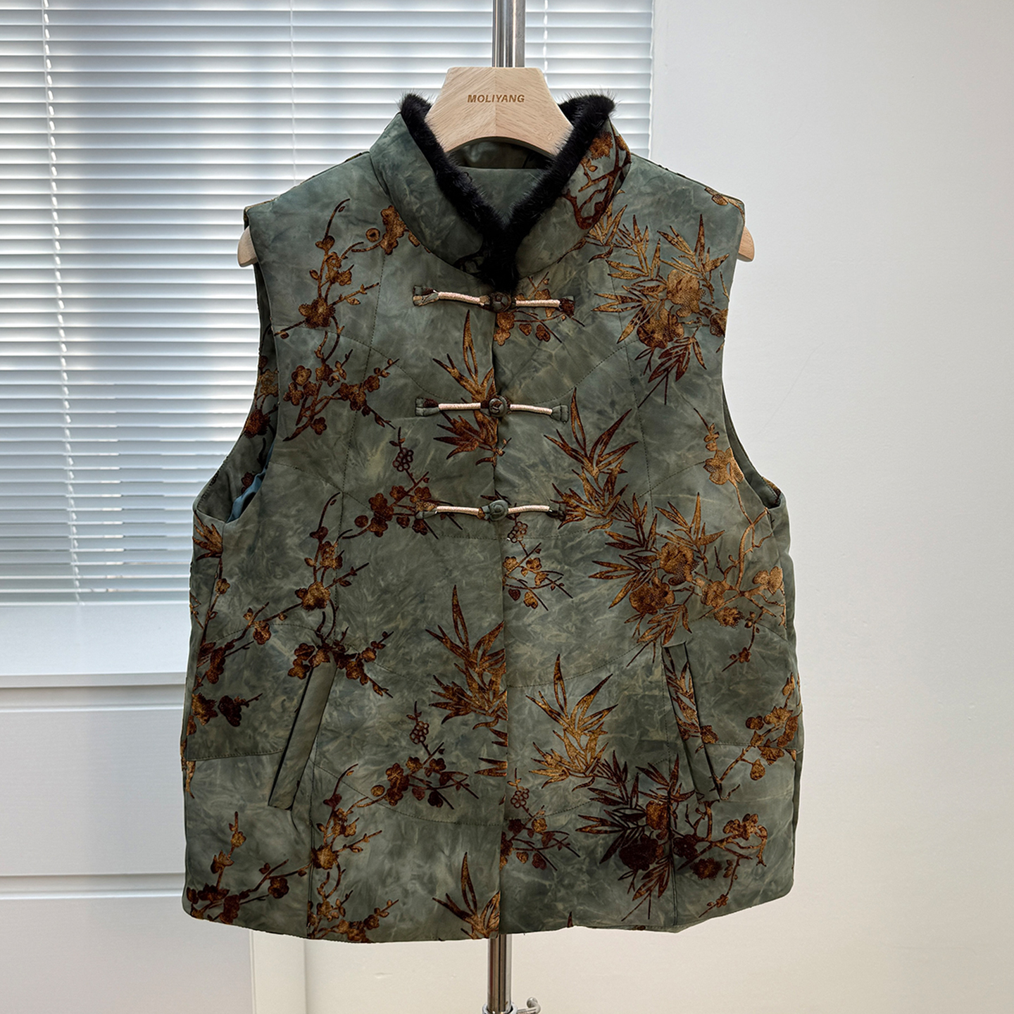 妈妈装羽绒服秋冬时尚新款外穿马甲中老年人衣服奶奶羽绒背心上衣