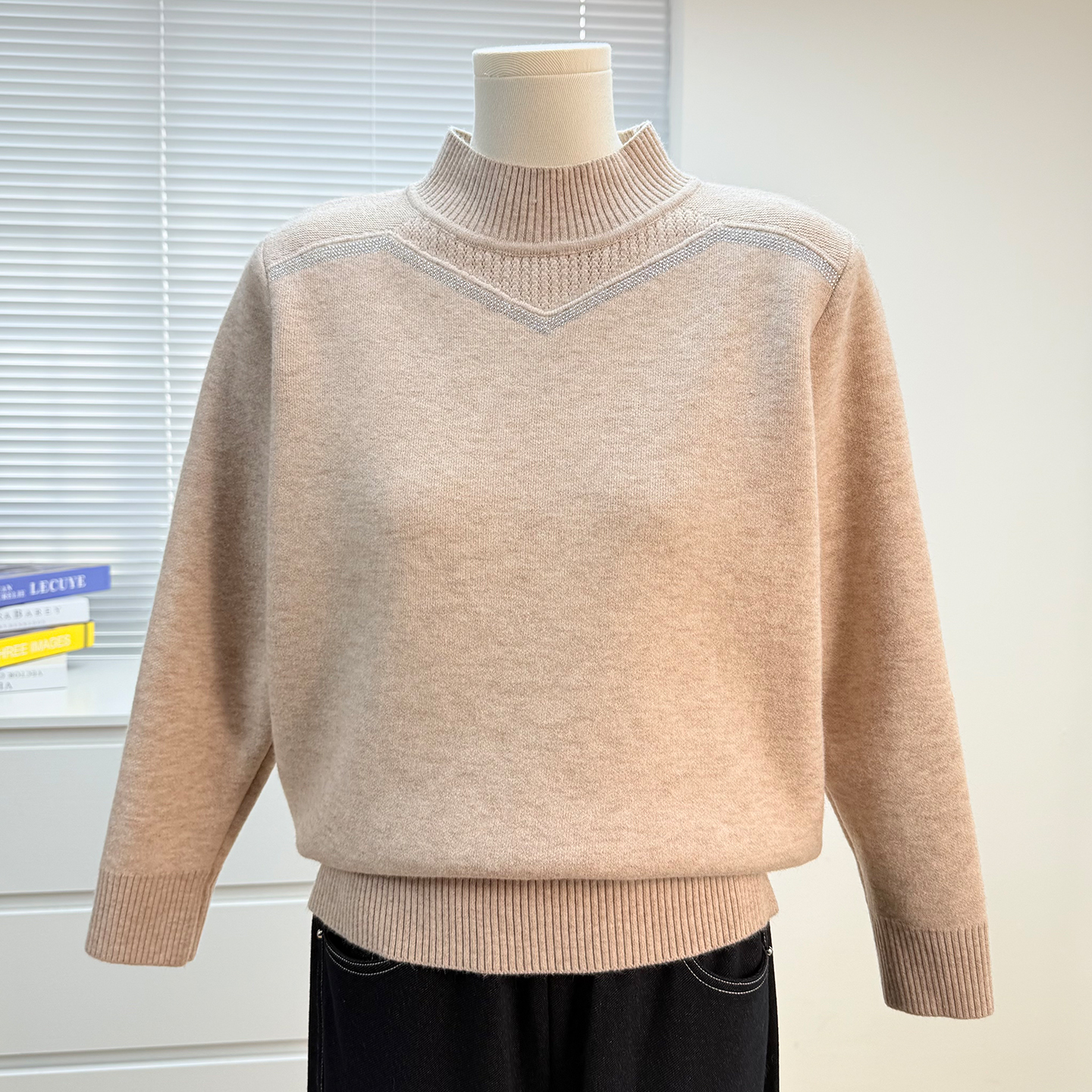 中老年妈妈装加绒毛衣女冬季加厚百搭2025新款洋气上衣针织打底衫