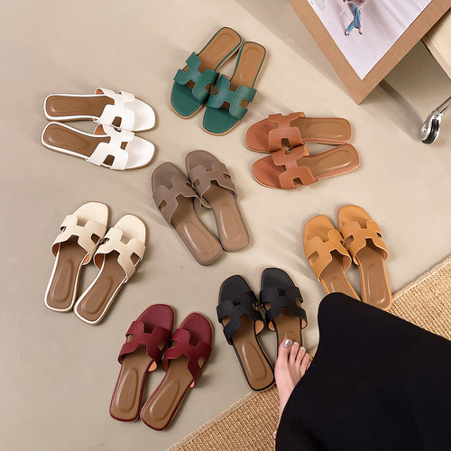 2026爆款平底时尚简约百搭款旅游度假风外穿韩版一字ins软底H凉拖