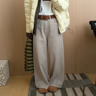 此外 浅色水洗做旧弯刀阔腿裤女2025冬季新款加绒加厚牛仔裤长裤
