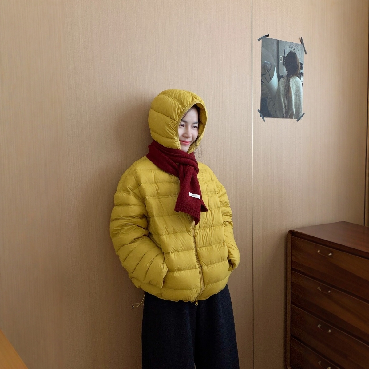 此外短款束口防风连帽羽绒服女