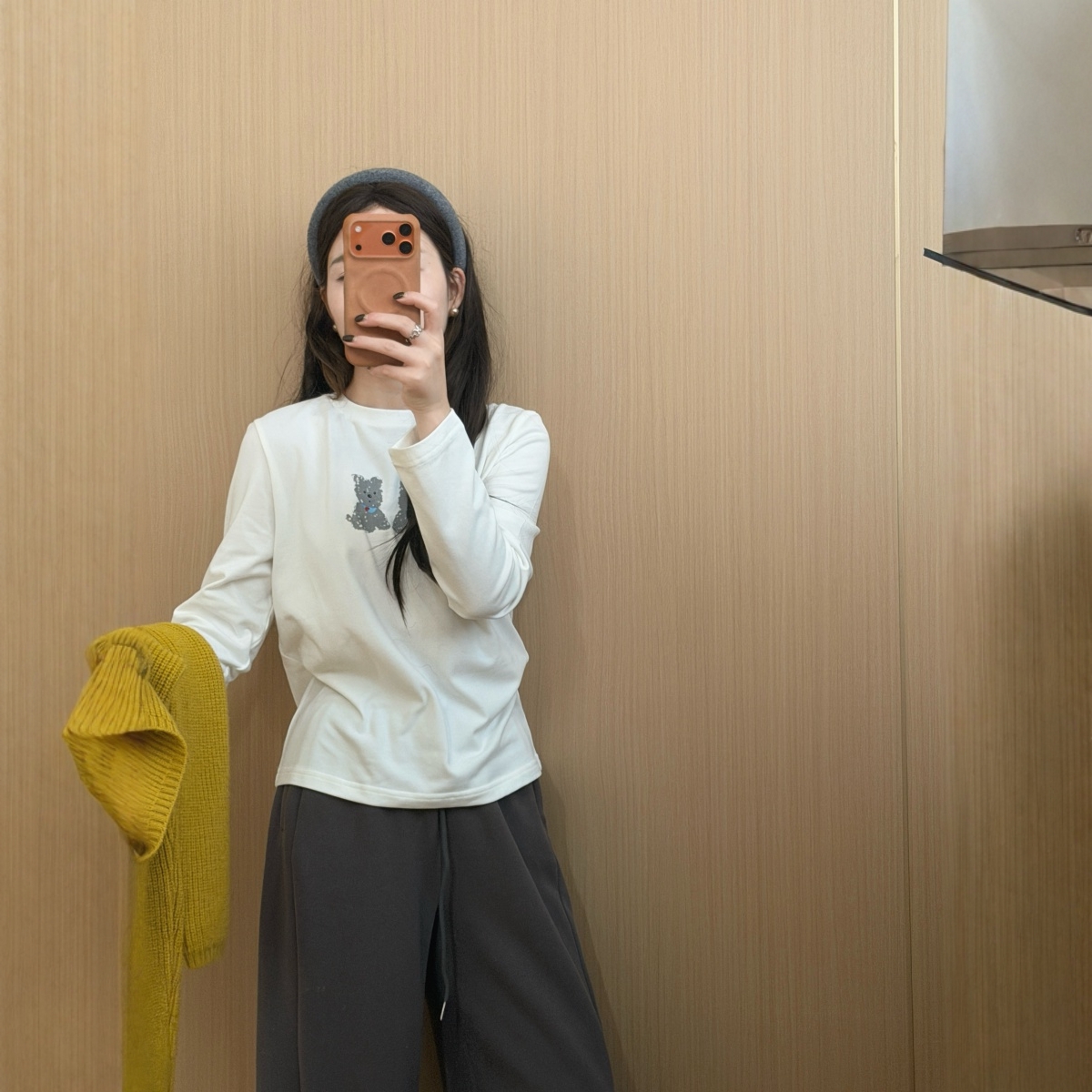 此外圆领可爱狗狗长袖T恤女