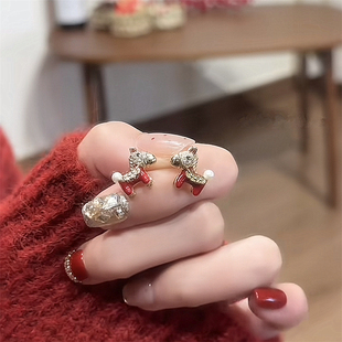 新款925银针撞色钱币小马耳钉本命年百搭微镶碎钻精致小巧可爱女