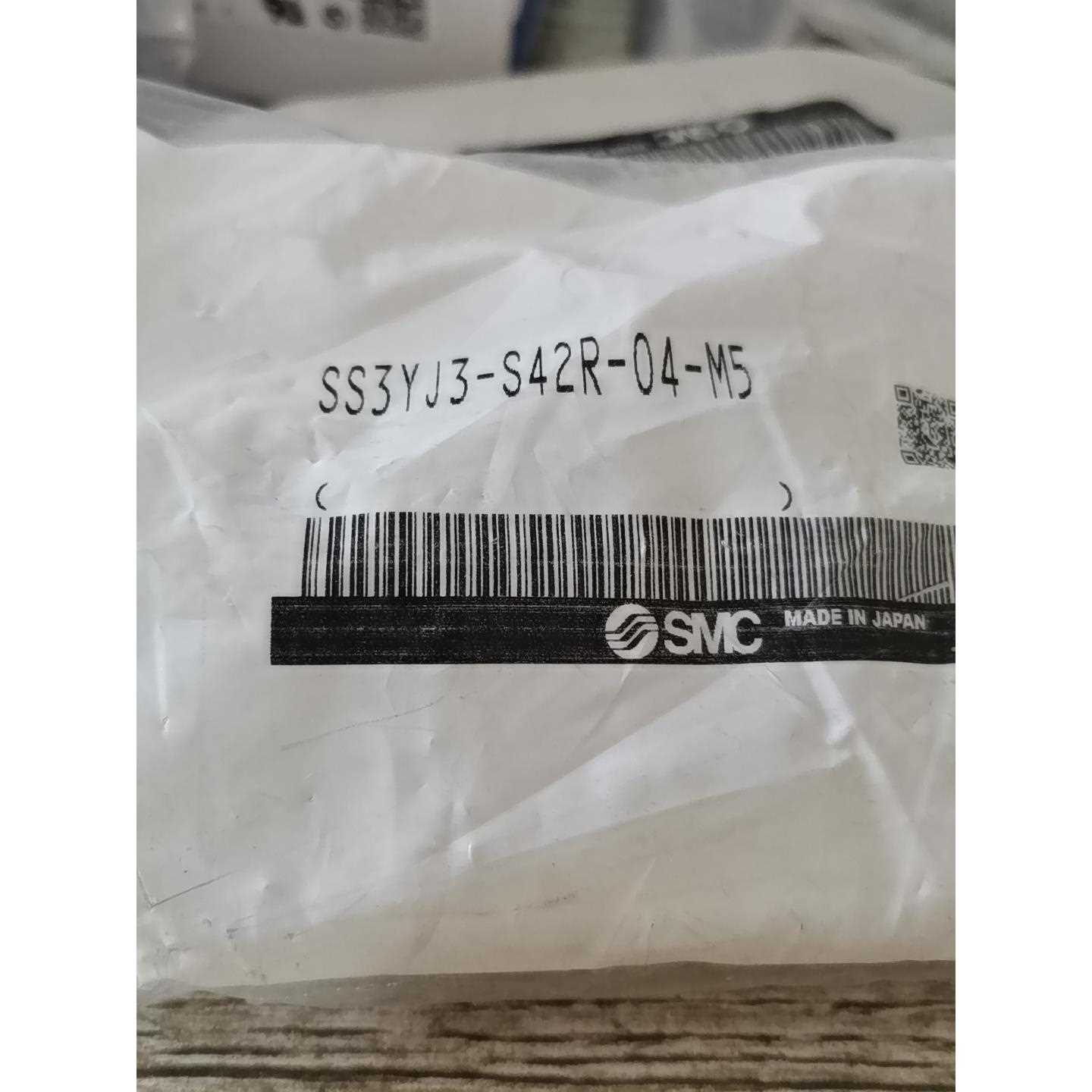 标价是空箱-SMC原装现货汇流板SS3YJ3-s42r-04-M5议价