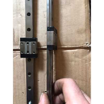 标价是空箱-SSEBN13米思米导轨滑块，成色如图，有2根，打包120包