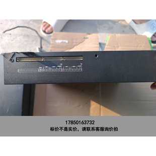 型號(hào)都不一樣 大 通用型液晶屏拼接器 300 小 有三個(gè) 標(biāo)價(jià)是空箱