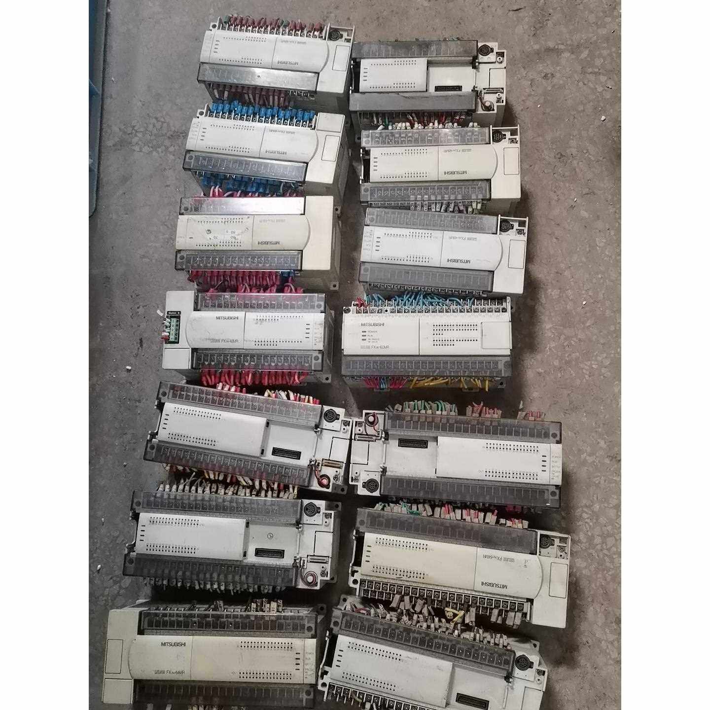 标价是空箱-三菱FX2N-48MR/64MR多个功能正常成色如图需要的联议