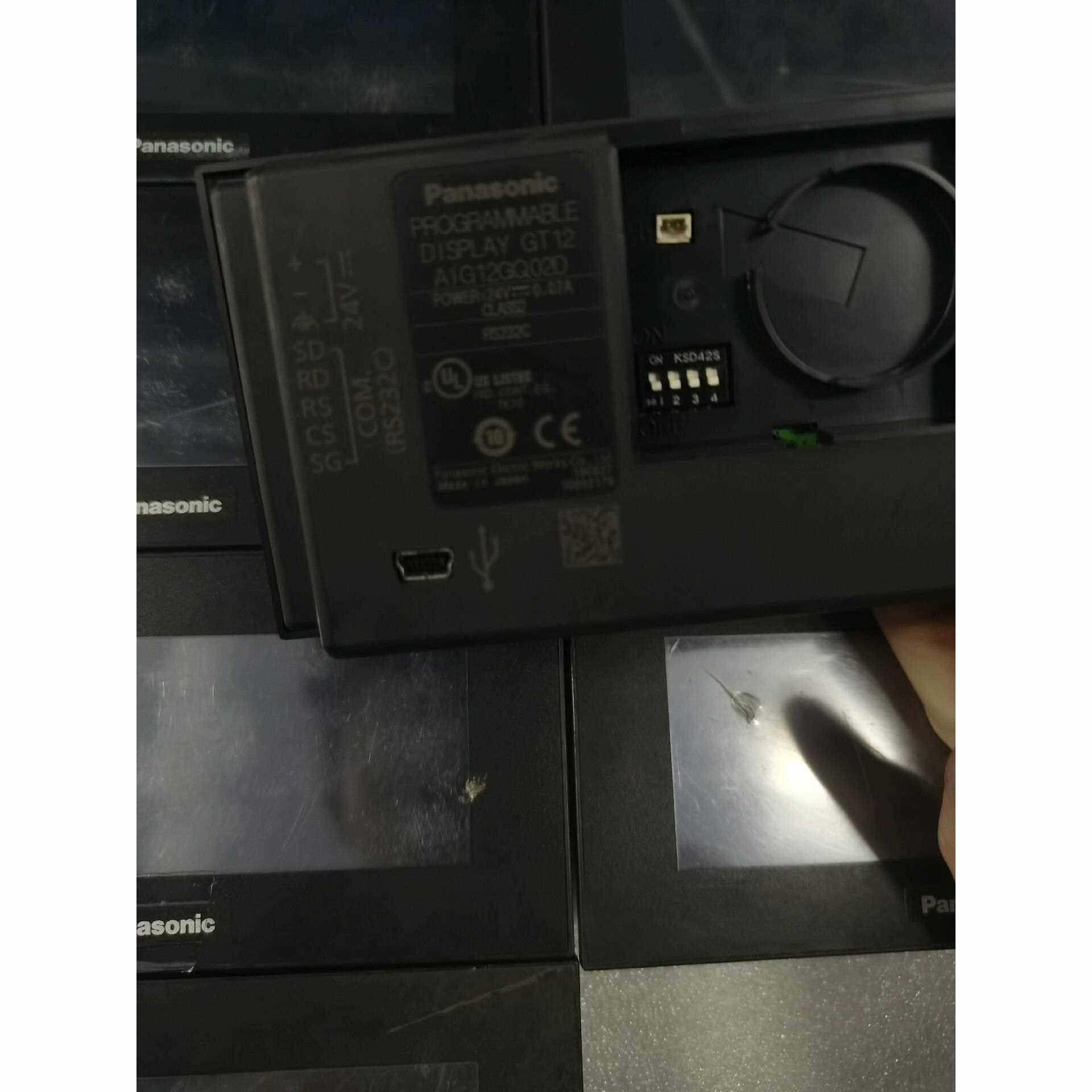 标价是空箱-触控屏幕AIG12GQ02D，拆机件，成色一般，功能没问题