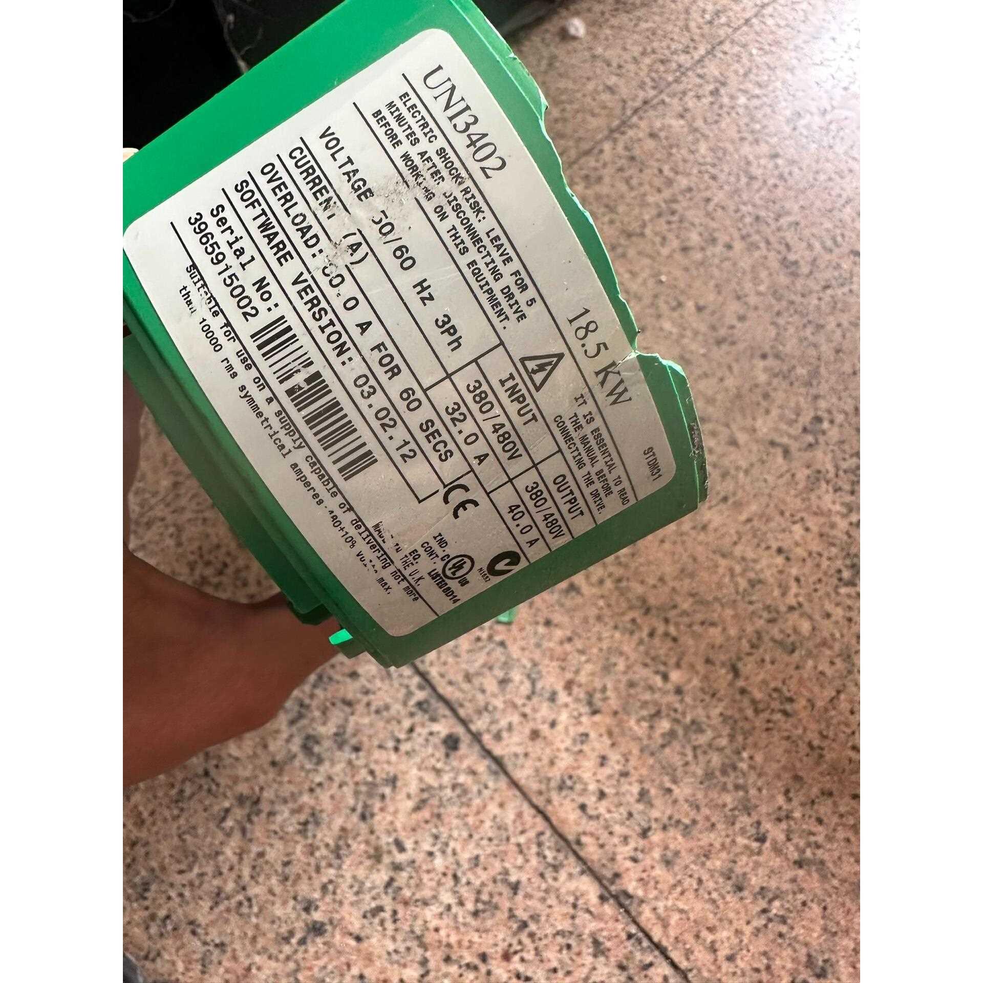 标价是空箱-艾默生CT变频器UNI3402，18.5kw主板，UD-90议价