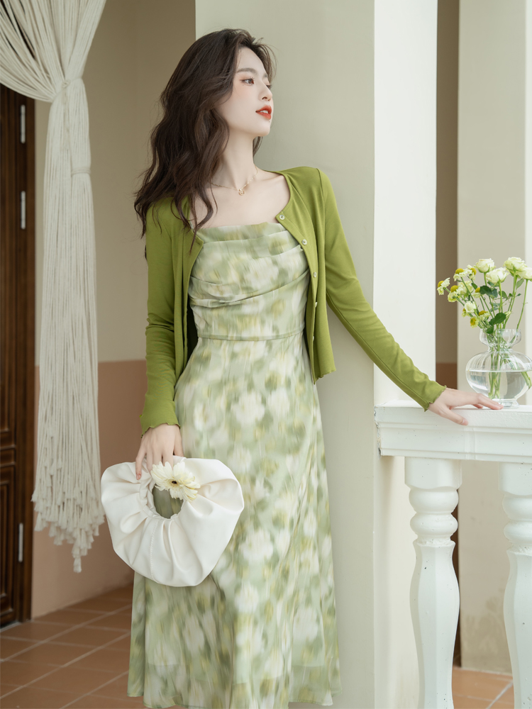 2024早春新款复古晕染绿系印花吊带裙+绿色开衫两件套套装连衣裙