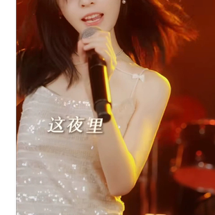 设计感休闲新款性感辣妹亮片吊带裙气质收腰显瘦短款连衣裙女秋季