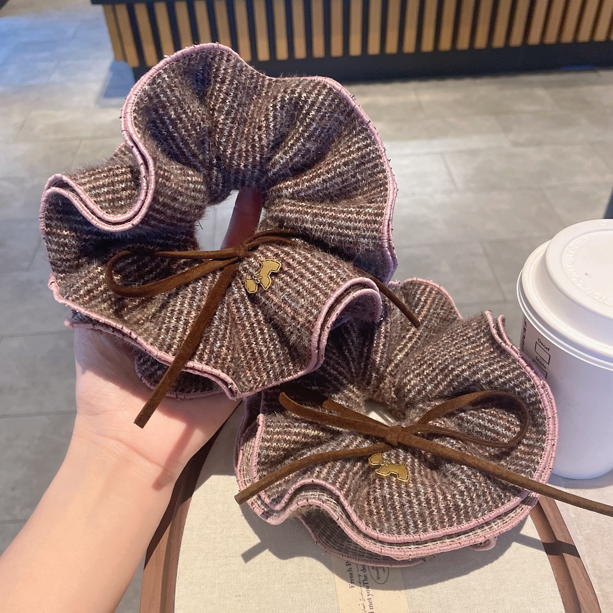 韩系超有氛围感毛呢咖粉发圈