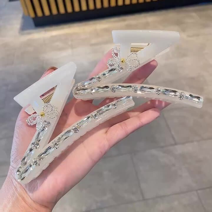 高级感镶钻果白色Z型抓夹
