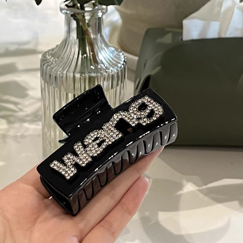 万千宠爱~精致范ins风轻奢发抓时尚百搭发饰字母闪钻后脑勺抓夹