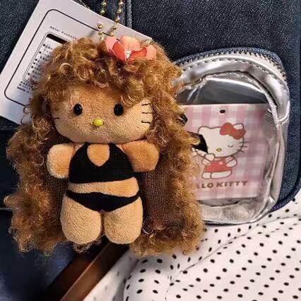 高颜值迷你辣妹卷发比基尼hellokitty挂件小众黑皮kt毛绒钥匙扣礼