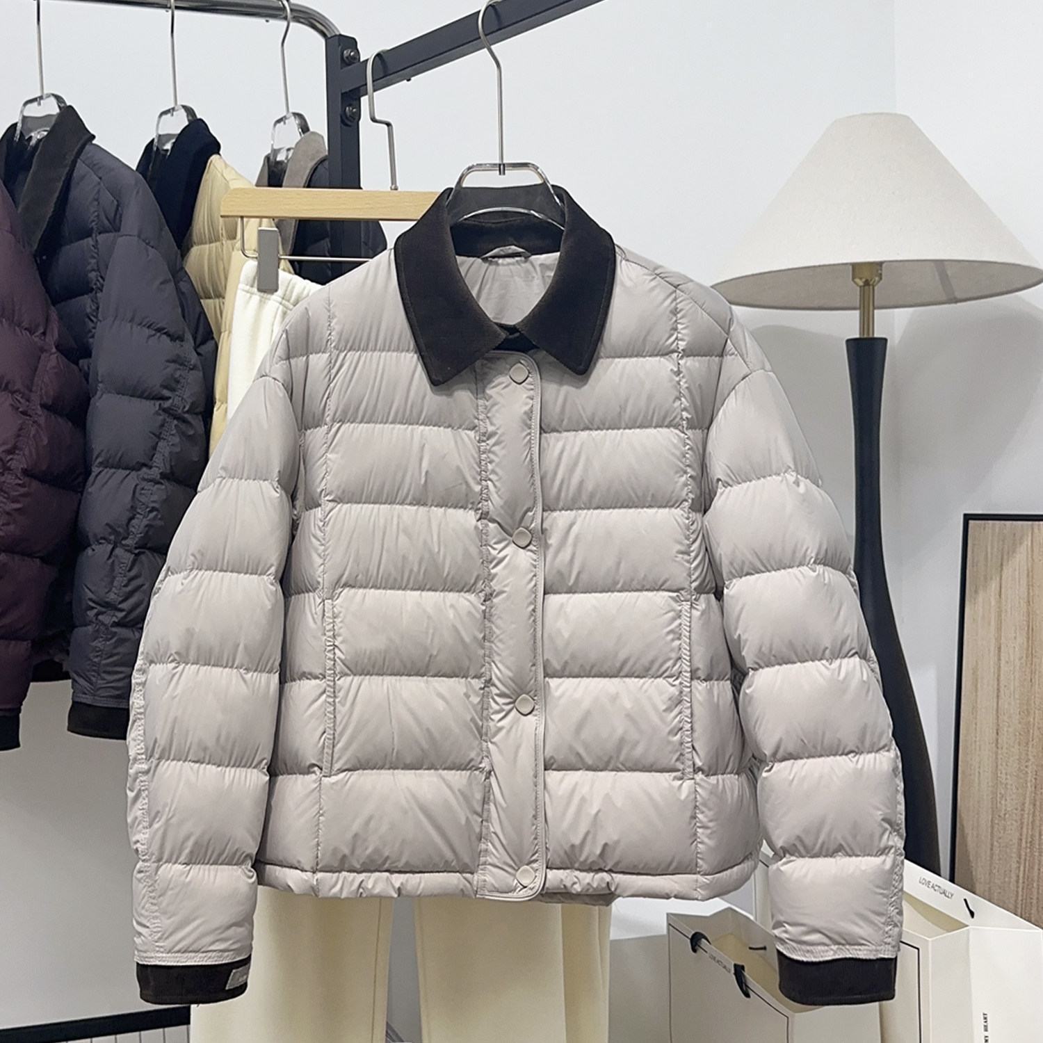 灯芯绒拼接衬衫领羽绒服女冬短款25新款90白鸭绒时尚保暖翻领外套,女装/女士精品,羽绒服,淘宝优惠券,粉丝福利购,淘宝优惠卷