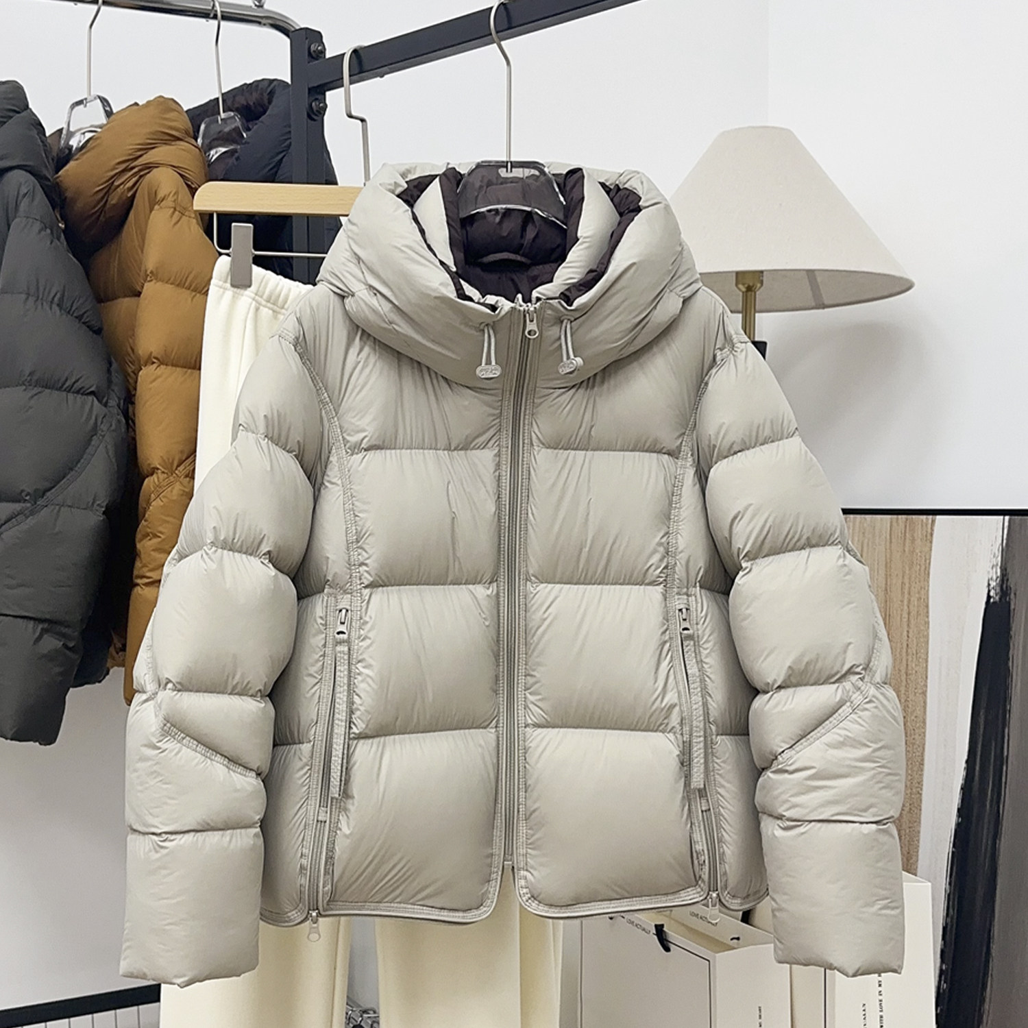 设计感连帽羽绒服女短款2025新款冬季90白鸭绒加厚保暖面包服外套