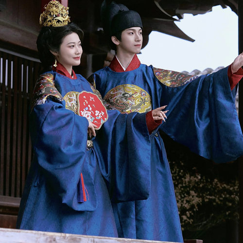 惜物国风明制四团龙斜摆圆领袍