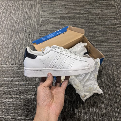 清仓adidas originals Superstar 贝壳头台北限定低帮板鞋